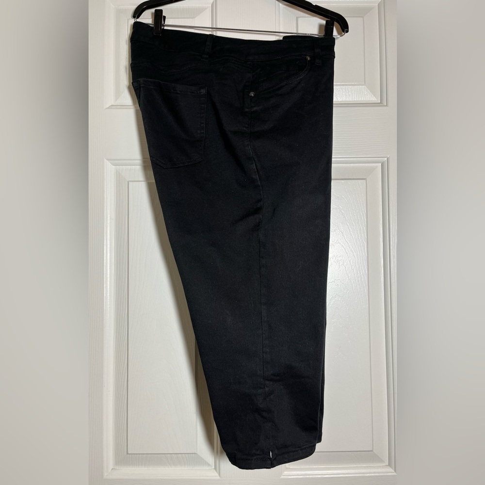 Lane Bryant Women's Black Capris